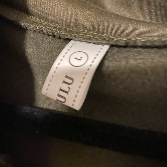 NWT LASULULU half zip pullover army green - Picture 4 of 4